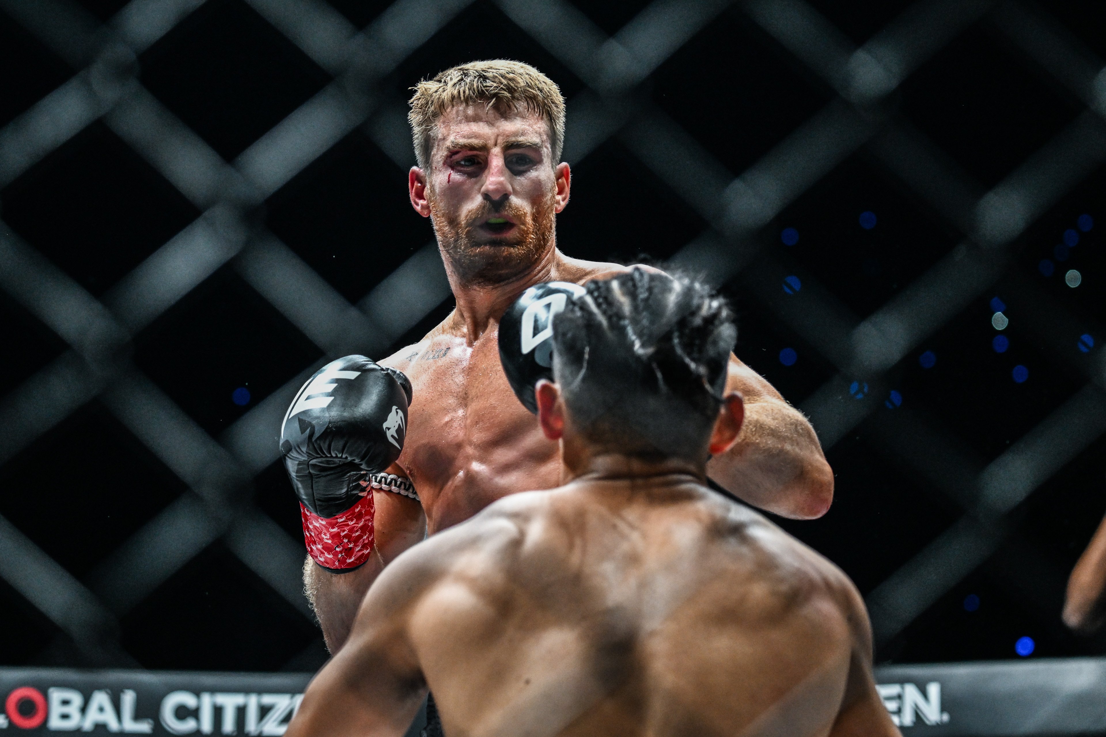 Jonathan Haggerty vs Hiroki Akimoto at ONE SAMURAI 4 22 1.jpg