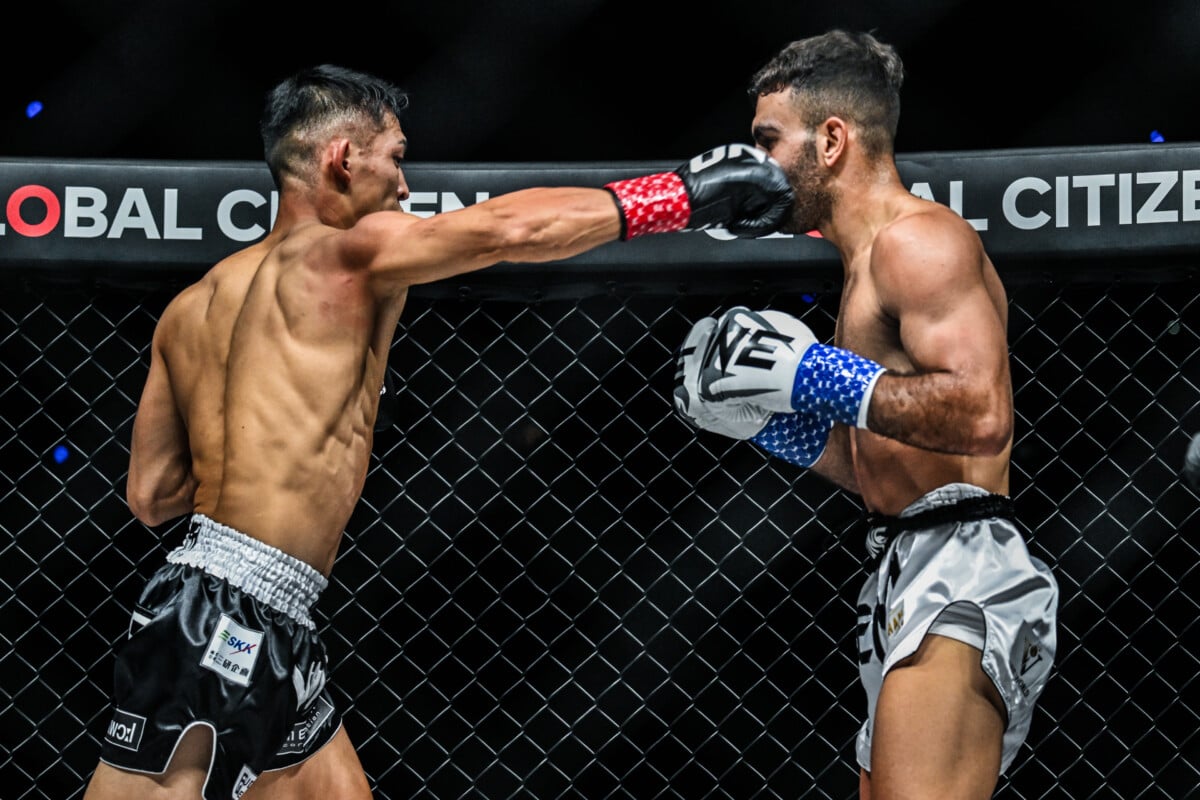 Masaaki Noiri lands a punch on Mohammad Siasarani at ONE SAMURAI 4.
