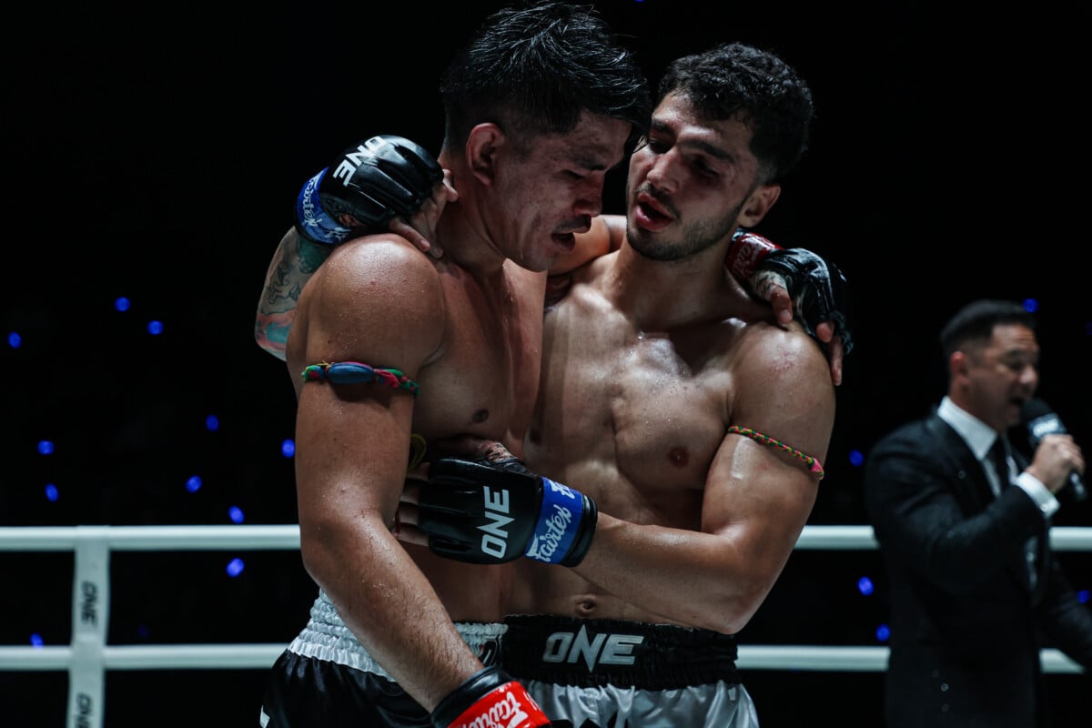 Parham Gheirati and Nakrob Fairtex display sportsmanship at ONE Fight Night 48