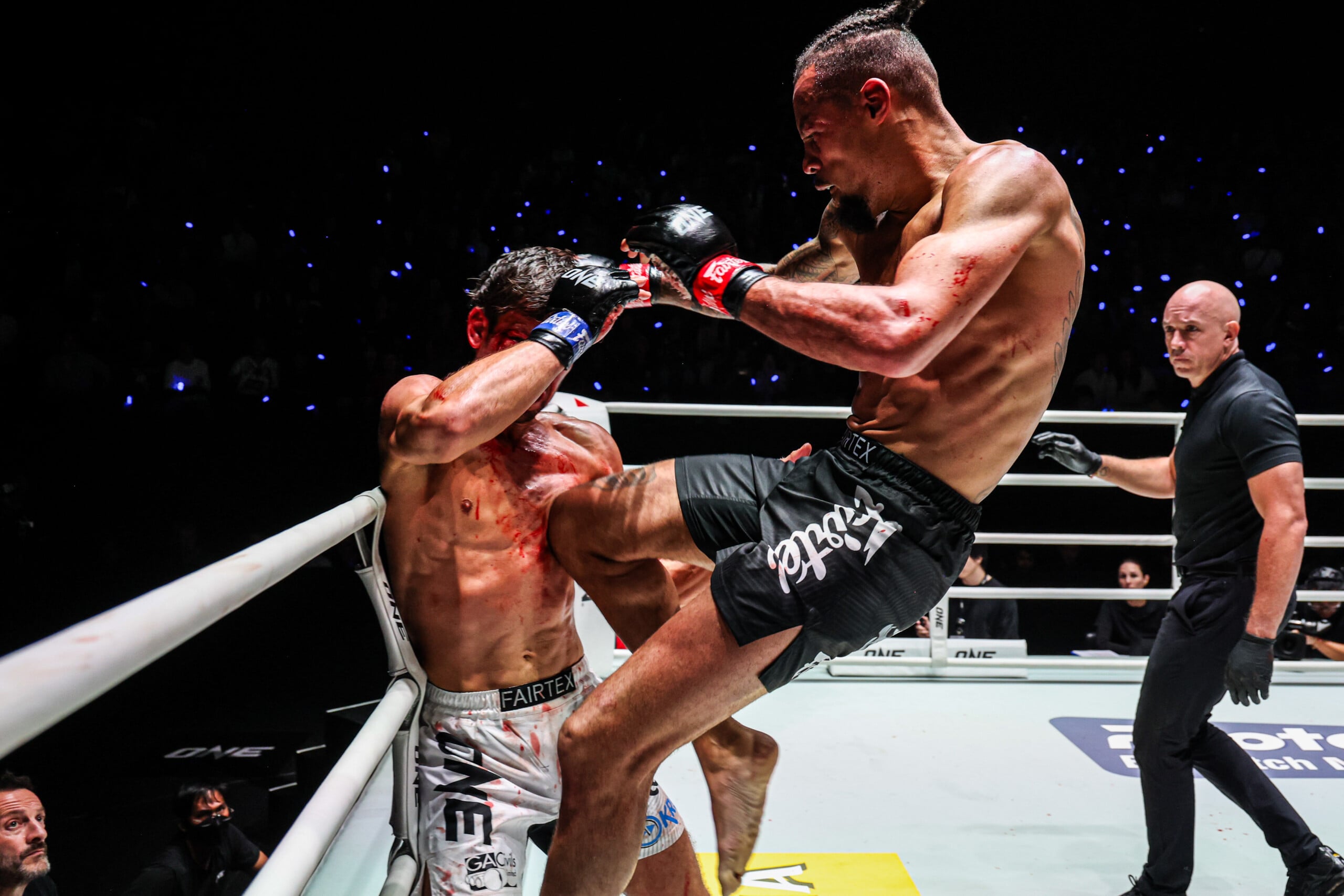Regian Eersel launches a flying knee on George Jarvis at The Inner Circle 33