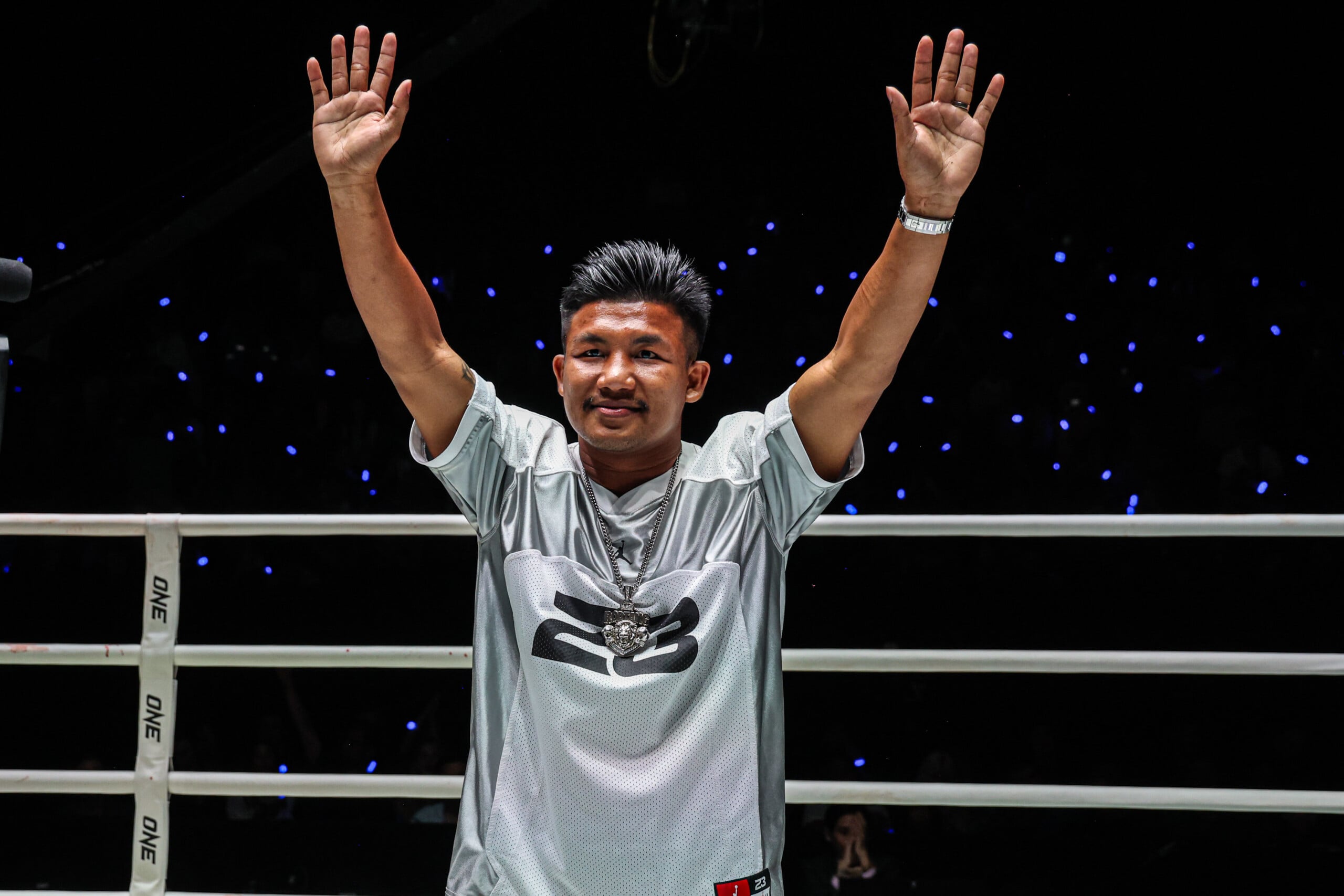 Rodtang greets his fans at The Inner Circle 33.
