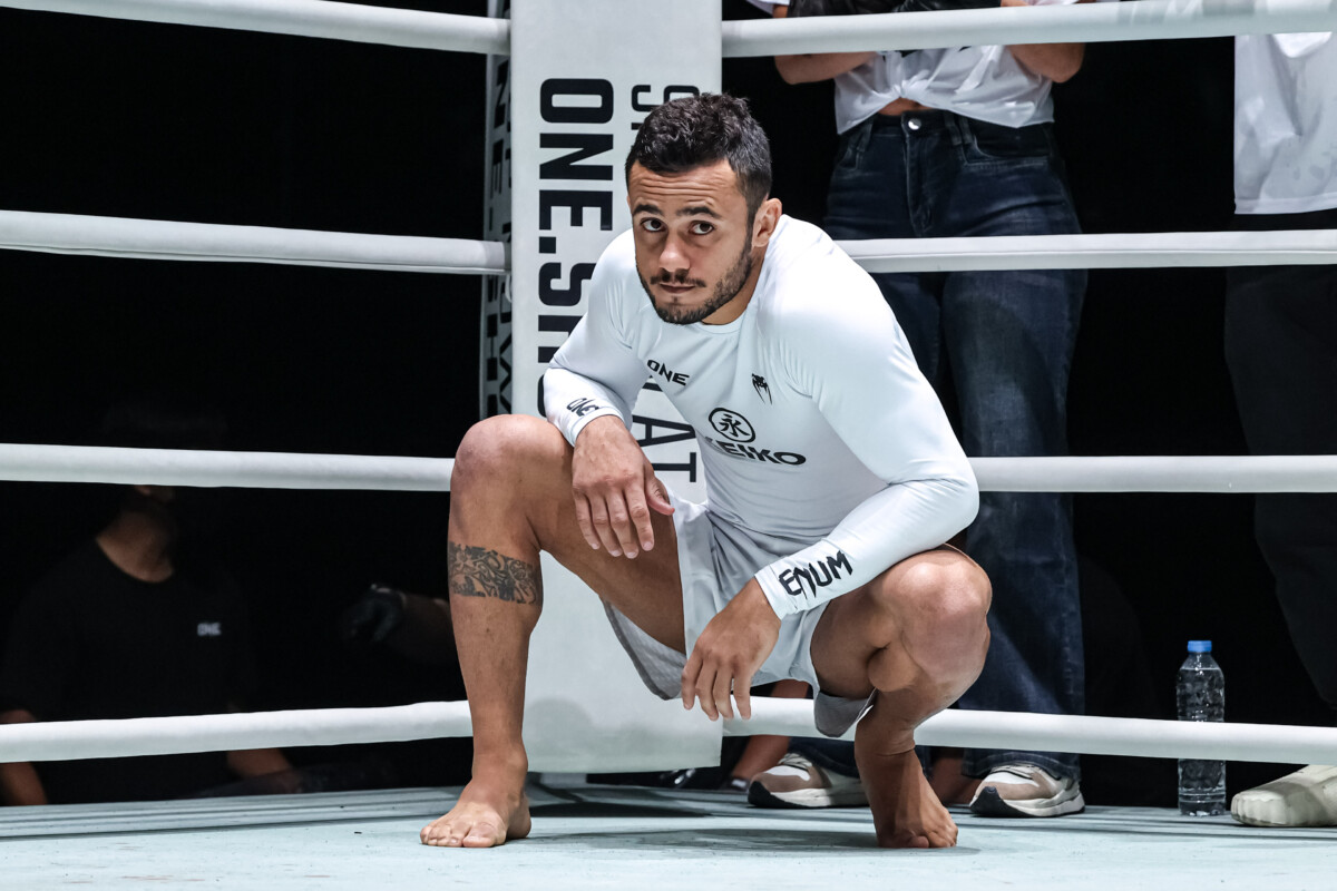 Ruan Alvarenga gets ready to fight Shoya Ishiguro at ONE Fight Night 48
