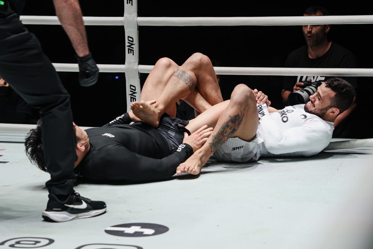 Ruan Alvarenga hunts for the submission against Shoya Ishiguro at ONE Fight Night 48