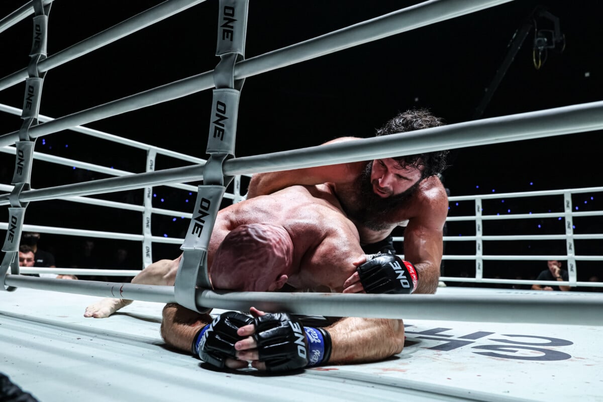 Shamil Erdogan lands heavy ground-and-pound attack on Paul Elliott at ONE Fight Night 48