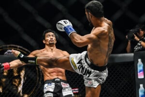 Shintaro Matsukura vs Sinsamut at ONE SAMURAI 4 13