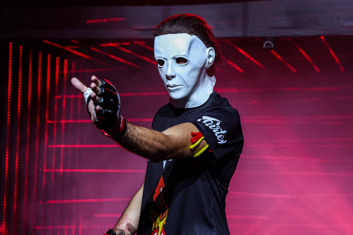 Xavier Gonzalez walks to the ring for his clash against Exza at The Inner Circle 36.