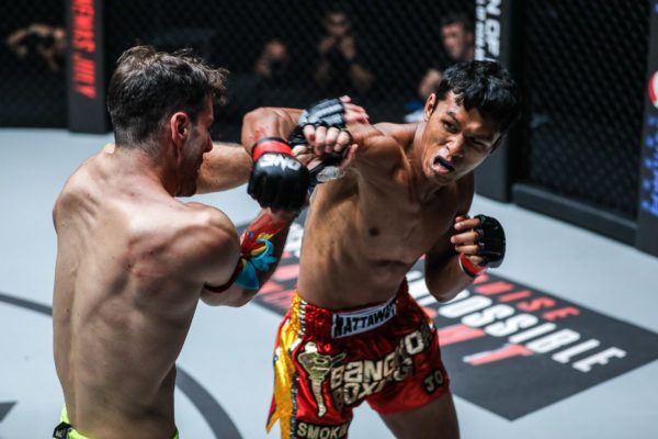 Jo Nattawut IMGL4916 600x400