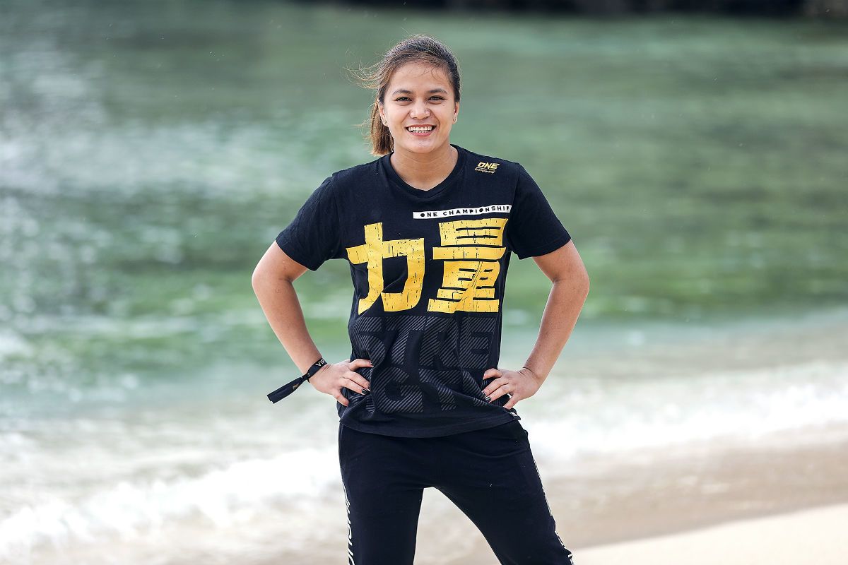 Gina Iniong SGDC8845e web 1200x800