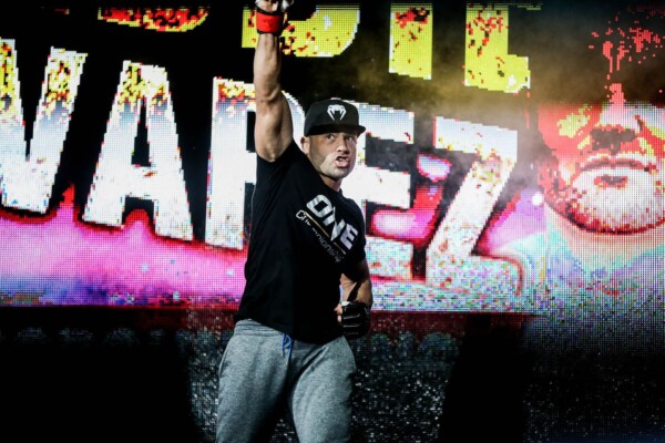 Eddie Alvarez VID_2067 600x400