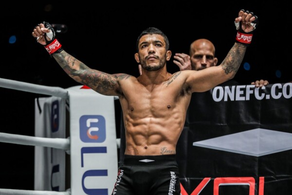 Alex Silva DC 5758 600x400