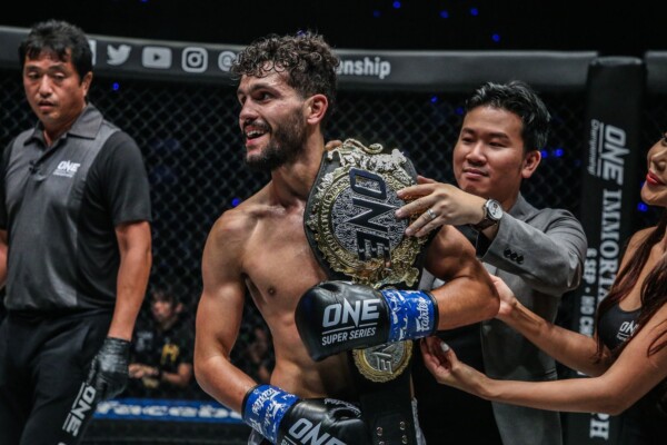 【8/16大会】「パンチ作戦奏功」新王者エナッシが振り返るペッダム戦 Ilias Ennahachi defeats Petchdam Petchyindee Academy via knockout at ONE: DREAMS OF GOLD