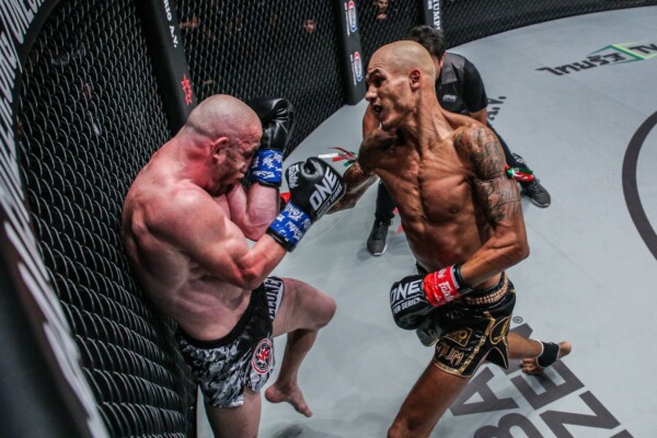Samy Sana rocks Dzhabar Askerov with an uppercut