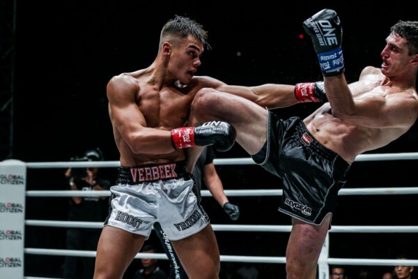 Santino Verbeek eats the knee, and throws the jab