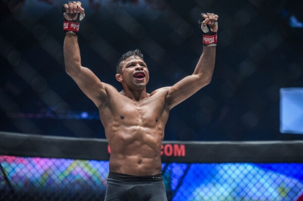 Bibiano Fernandes celebrates At ONE CENTURY PART II YK4_0682 600x399