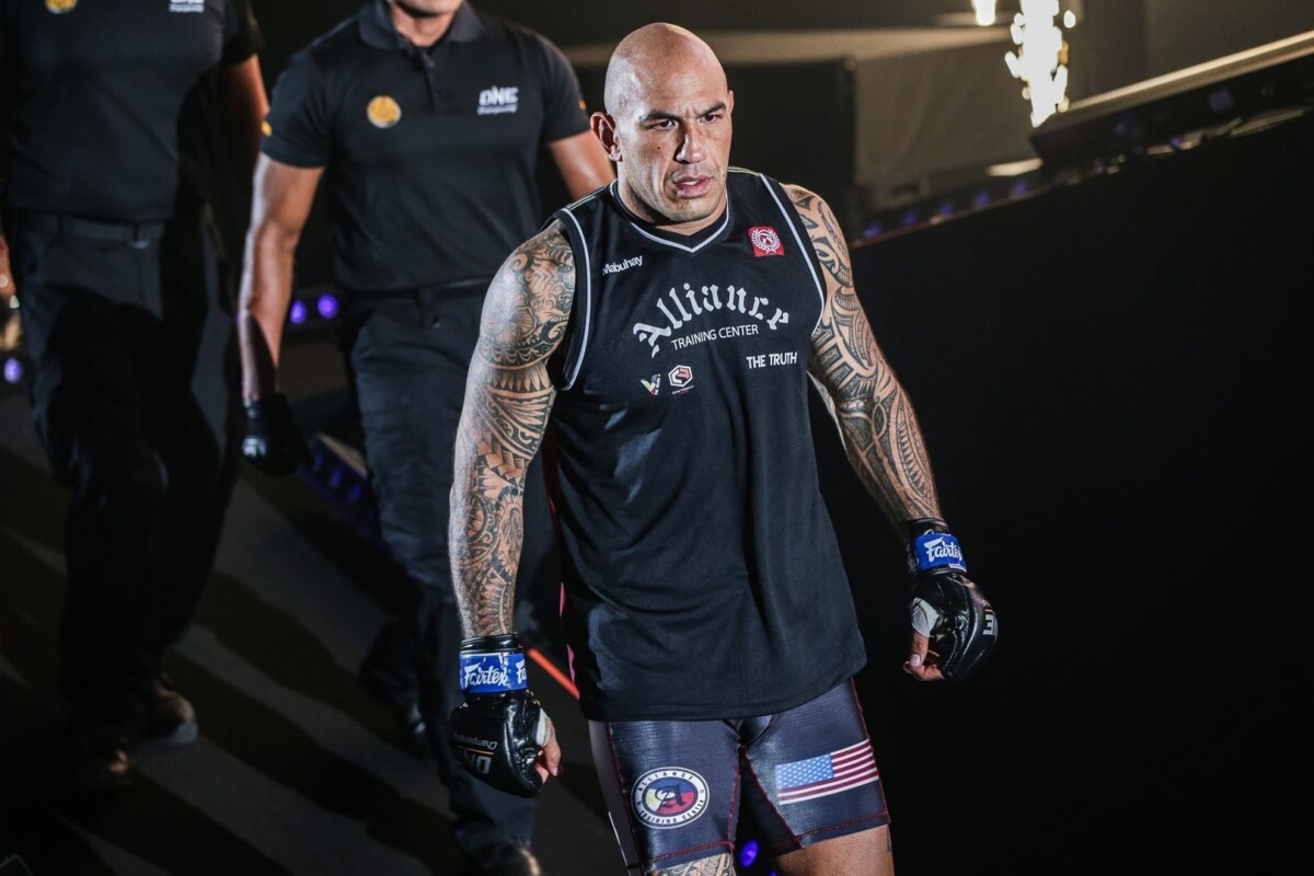 Brandon Vera makes his entrance at ONE: CENTURY