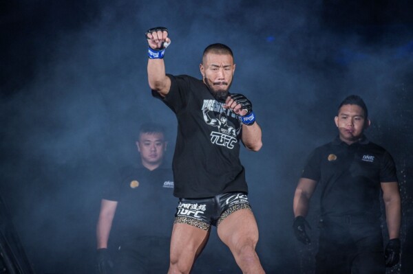 Hiroyuki Tetsuka enters the Circle at ONE CENTURY PART II YK4_9106 600x399
