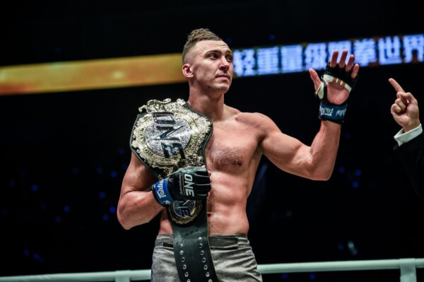 Roman Kryklia defeats Tarik Khbabez at ONE AGE OF DRAGONS YK 7839 600x399