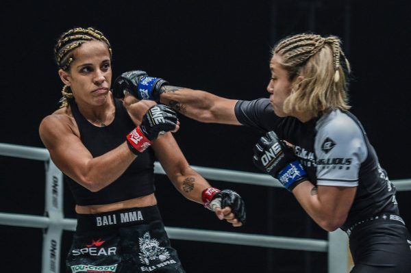 New Zealand's Nyrene Crowley faces off with Japan's Itsuki Hirata