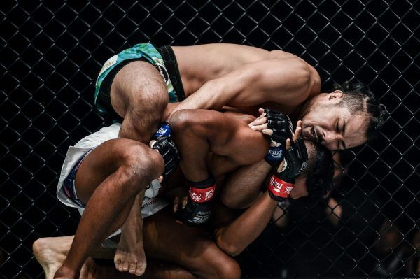Kimihiro Eto submits Amir Khan ONE KING OF THE JUNGLE DA 2795 600x399