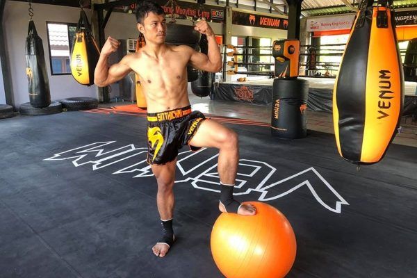 Muay Thai and kickboxing superstar Sitthichai Sitsongpeenong training at Venum