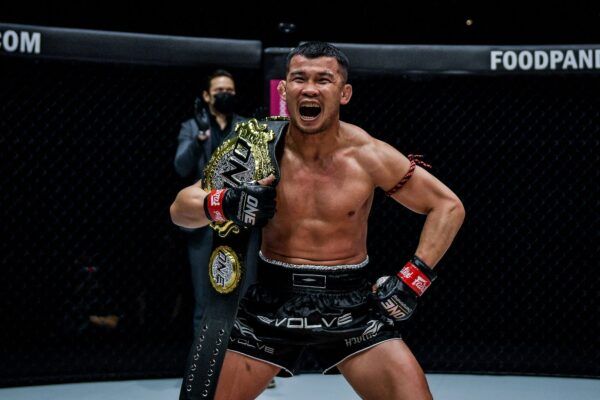 nong o rodlek one collision course 1920X1280 44 600x400