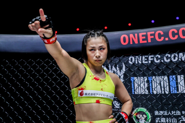 Ayaka Miura Dayane Cardoso ONE156 1920X1280 42 600x400