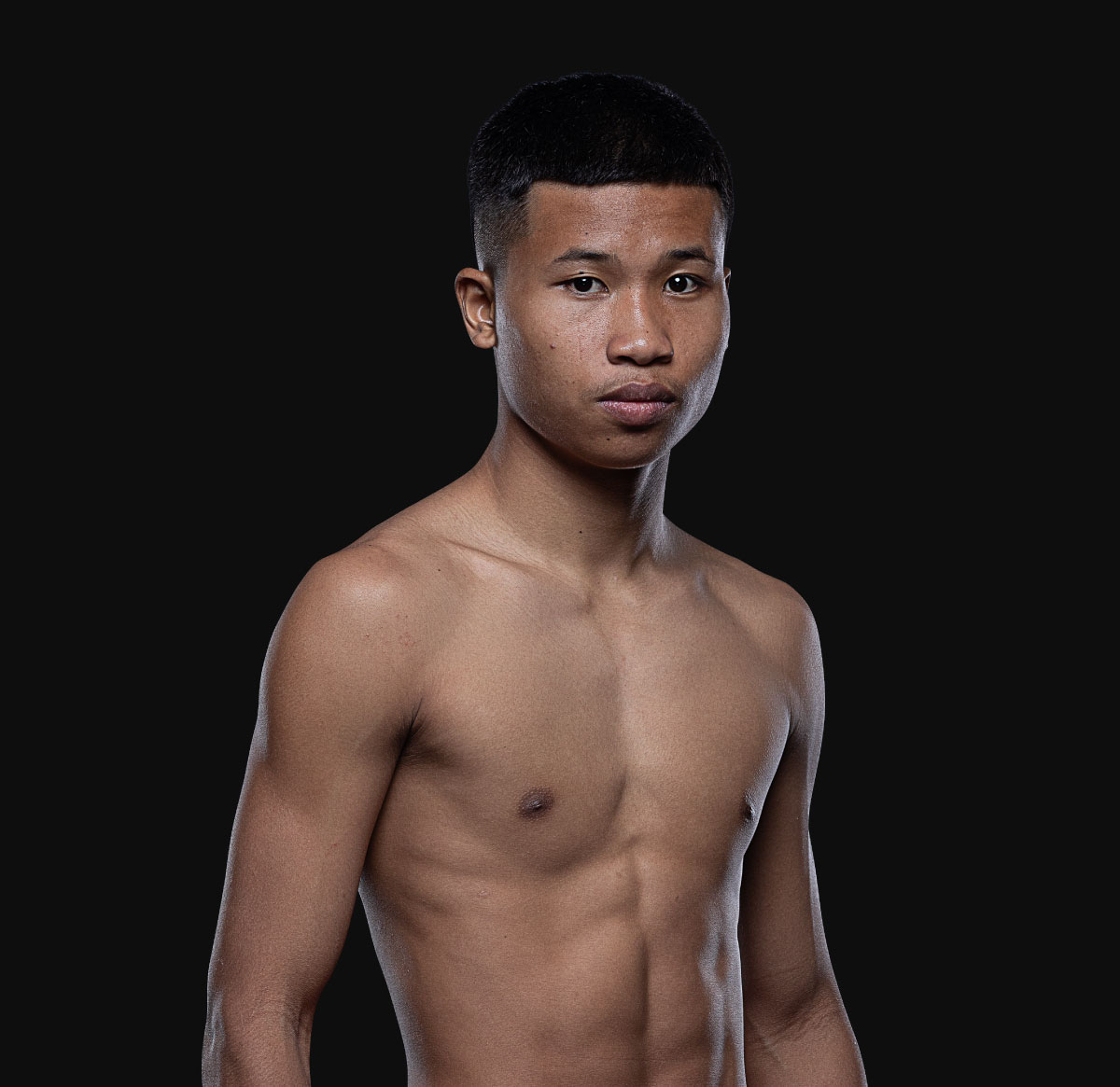 Luapong Kaewsamrit Hero 1200x1165 1