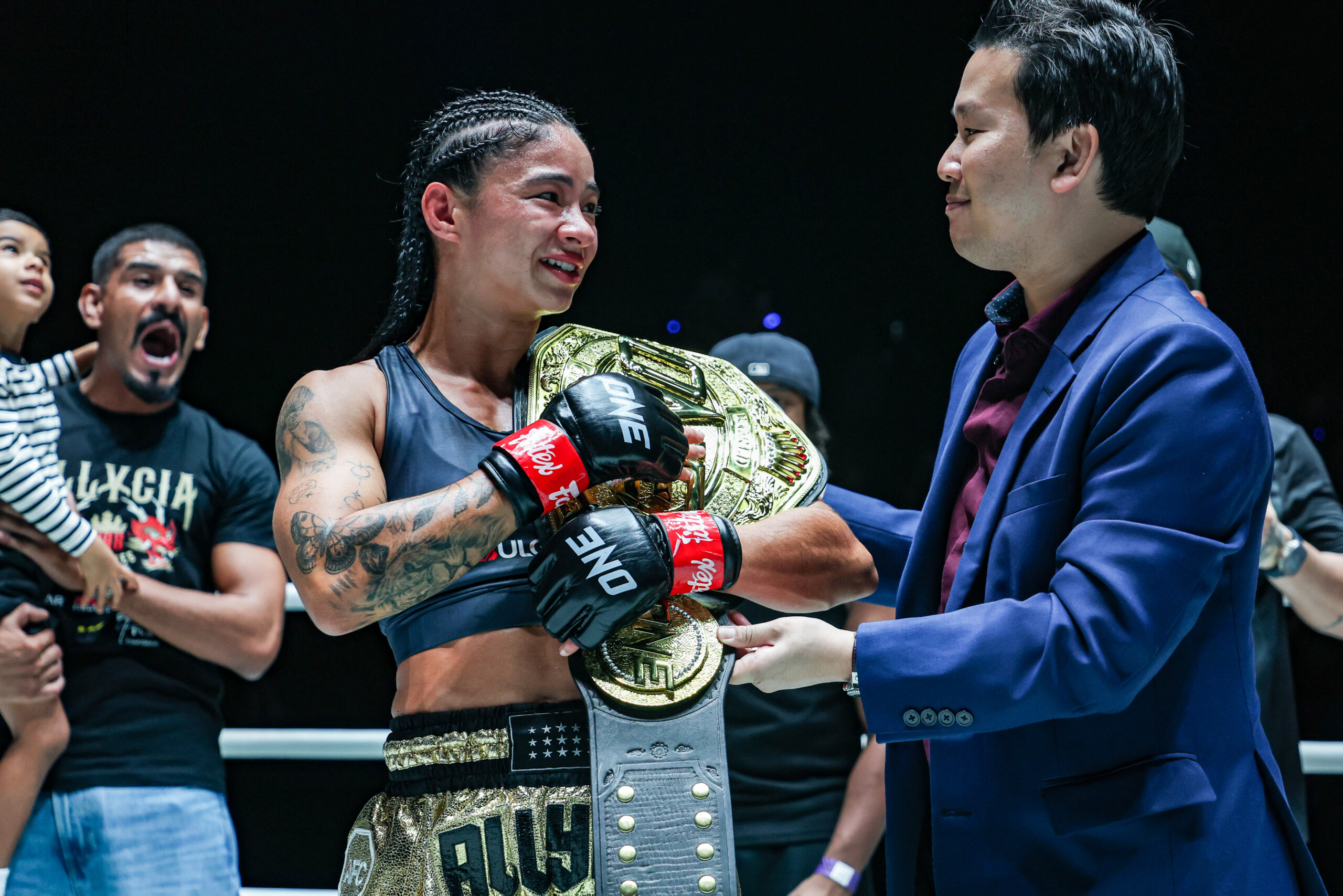 Allycia Hellen Rodrigues Johanna Persson ONE Fight Night 33 13 scaled