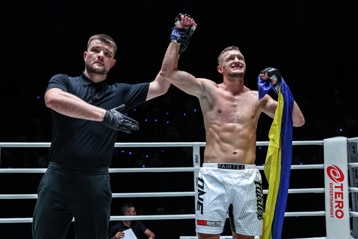 Denis Dotsenko Petgarfield Jitmuangnon ONE Friday Fights 159 8