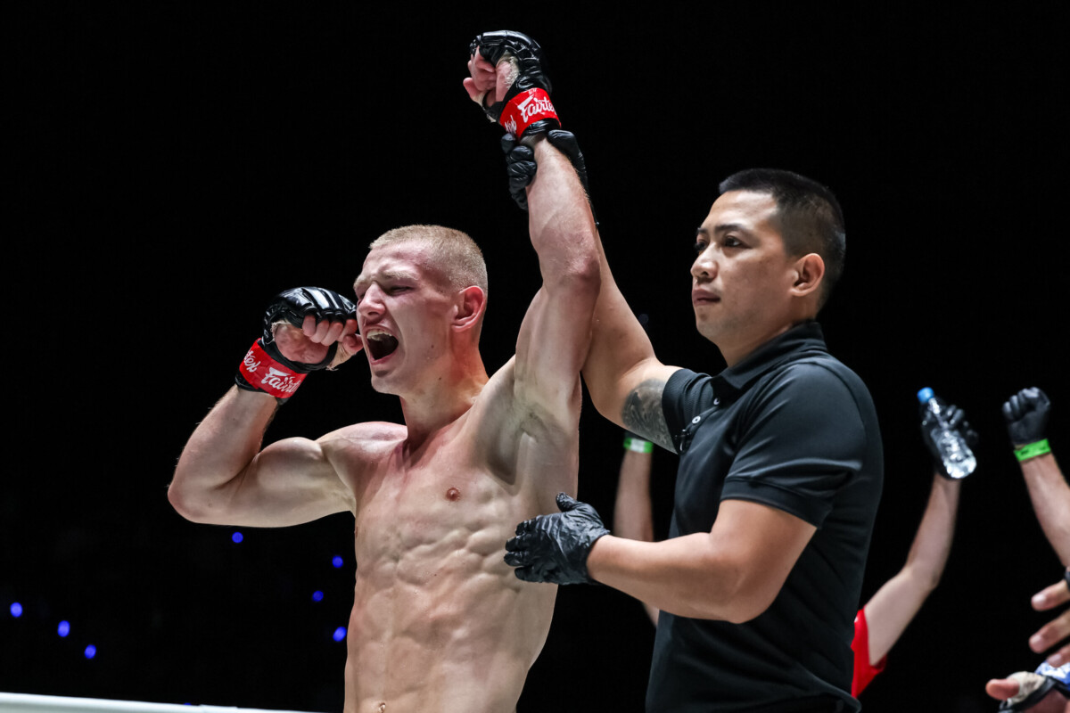 Michel Dirlenbach defeats Mahan Fotouhi at The Inner Circle 23 on July 24.