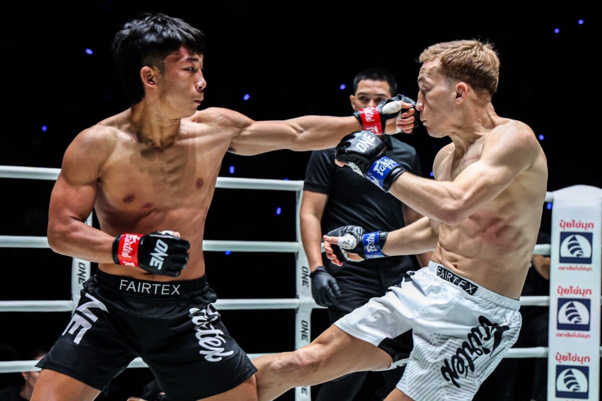 Tonglampoon sets the tone with his left hand against Dionatha Santos Tobias at ONE Friday Fights 173.