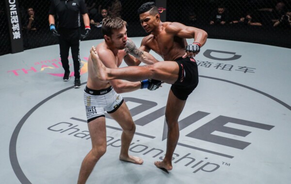 Amir Khan ADUX0054 e1504359293352 600x379