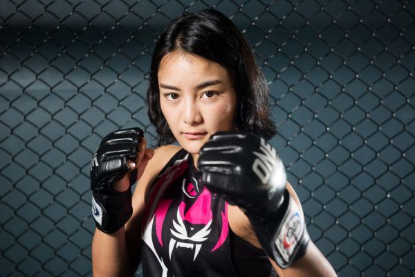 Rika Ishige DSC_50361 600x400