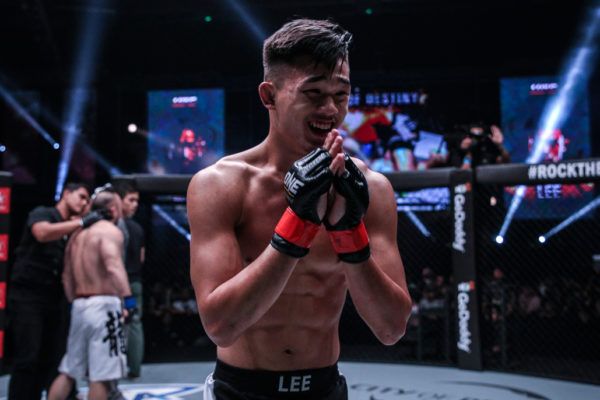 Christian Lee di dalam Circle