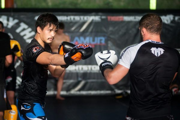 Shannon Wiratchai DSC_5169 600x400