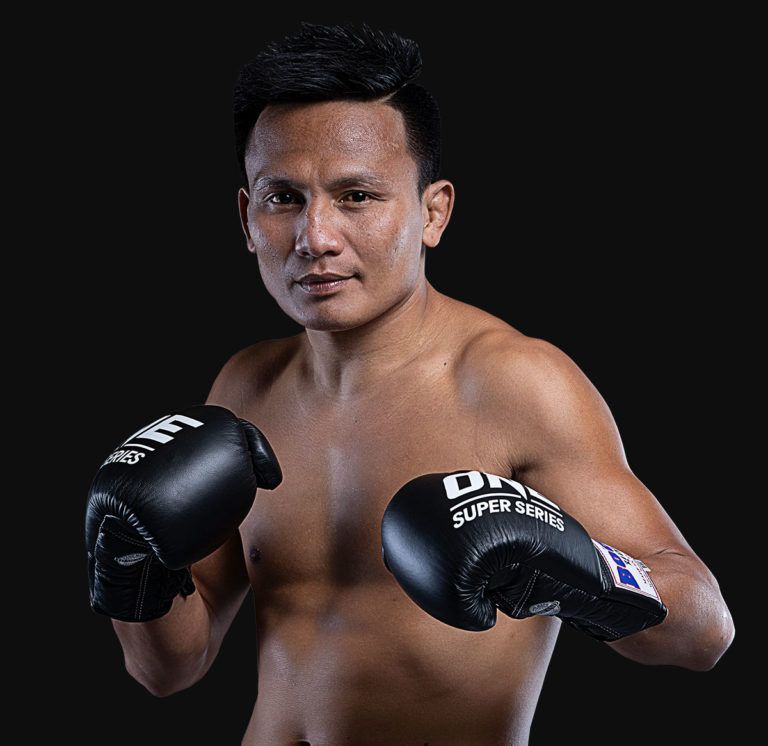 Lerdsila_Phuket_Top_Team_athletes hero 768x746