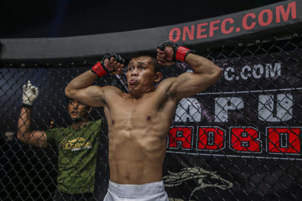 Adrian Mattheis DC 1113 600x400