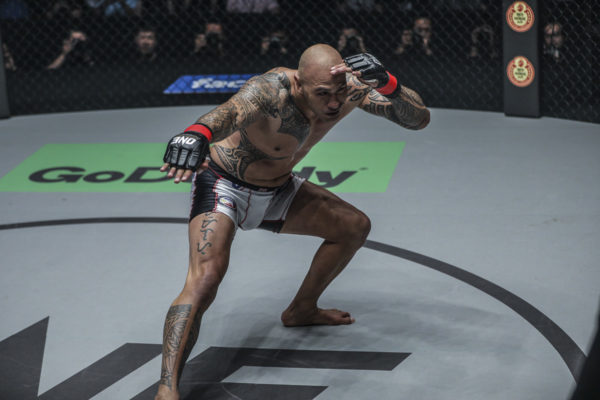 Brandon Vera DC 5009 600x400