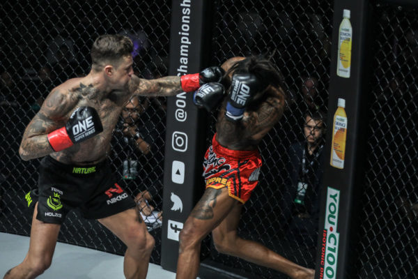 Nieky Holzken IMGL9082 600x400