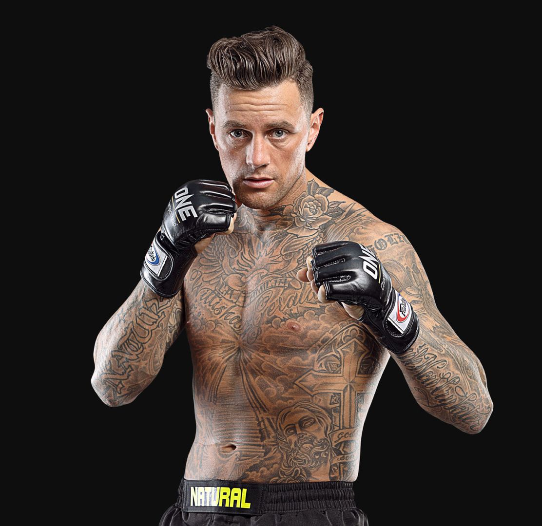 Nieky_Holzken hero 1200x1165 1