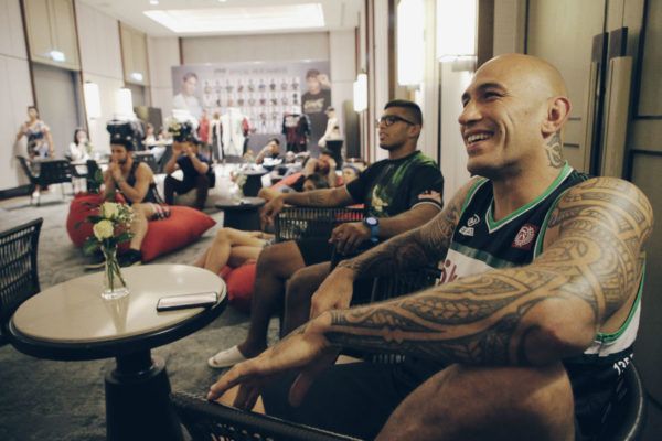 Rayakan "Hari Selfie" Bersama 7 Superstar ONE Championship