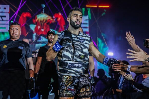 Giorgio Petrosyan DREAMS OF GOLD ADUX IMG_8658 600x400