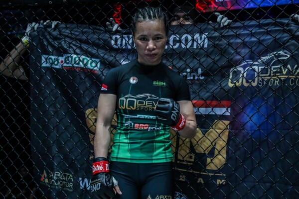 Priscilla Hertati Lumban Gaol at ONE DAWN OF VALOR DC IMGL7664 600x400