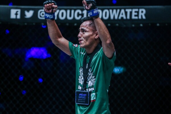 Stefer Rahardian defeats Adrian Mattheis at ONE DAWN OF VALOR DC DUX_2210 600x400