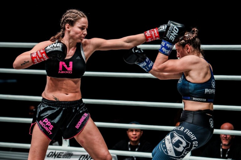 Christina Breuer defeats Jorina Baars at ONE AGE OF DRAGONS YK 6558 768x511