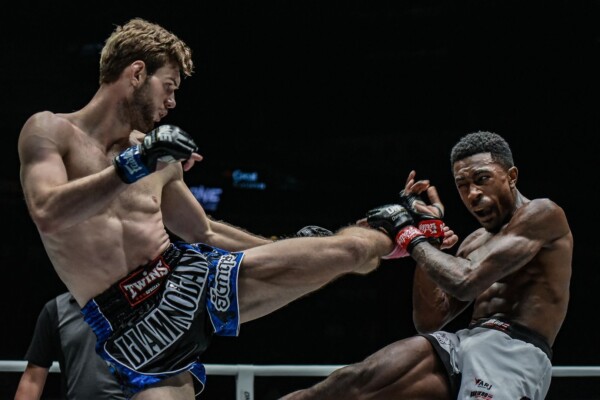Lian Nolan defeats Brown Pinas at ONE EDGE OF GREATNESS ALX_7363 600x400
