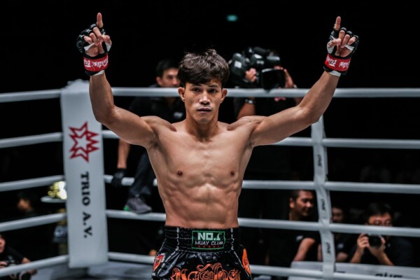 Nguyen Tran Duy Nhat defeats Yuta Watanabe at ONE EDGE OF GREATNESS DUX 0358