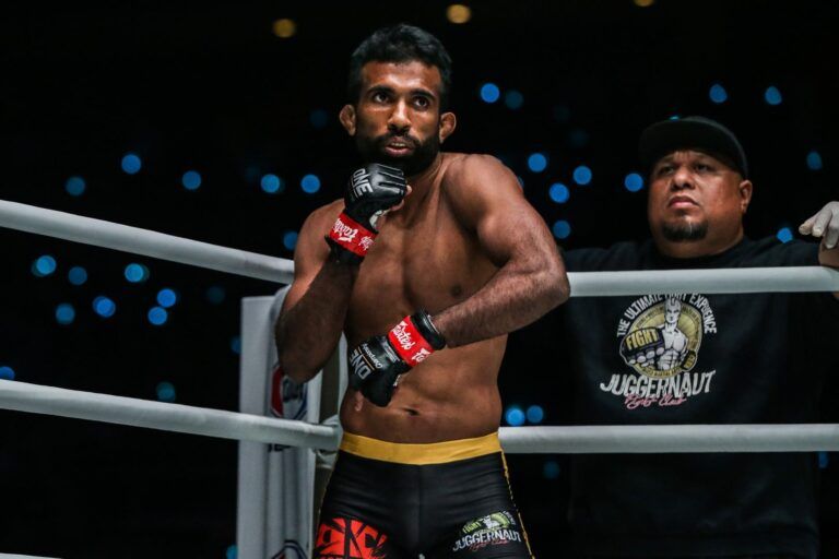 Indian MMA fighter Rahul Raju warms up
