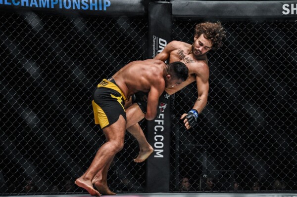 American Dante Schiro battles with Malaysia's Agilan Thani