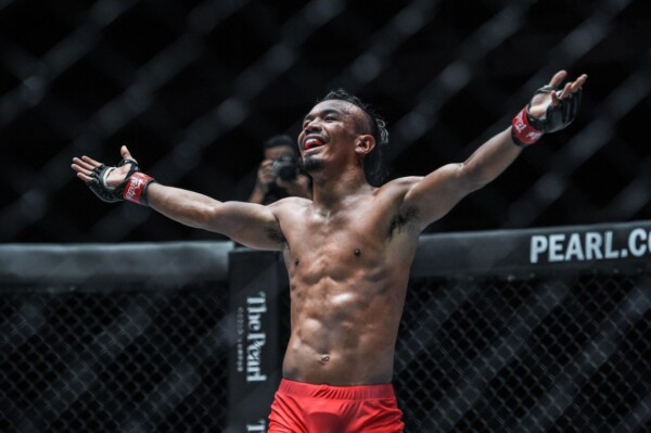 Tial Thang defeats Kim Woon Kyoum at ONE MARK OF GREATNESS YK 1387 600x399